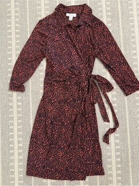 Motherhood Maternity Size Medium Black & Coral Wrap Midi Dress